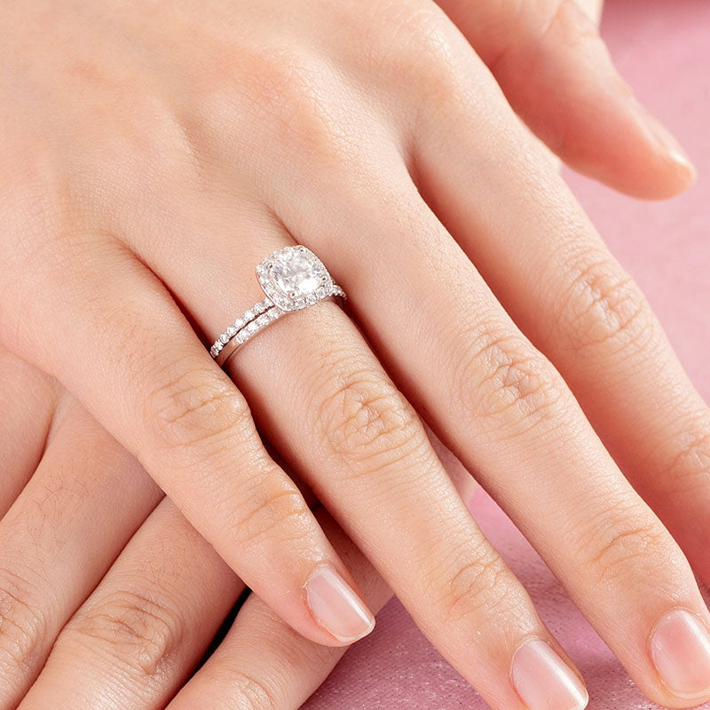 Cushion Cut 1 Carat Moissanite Diamond  Ring Set (1 pcs / 2 pcs) 925 Sterling Silver
